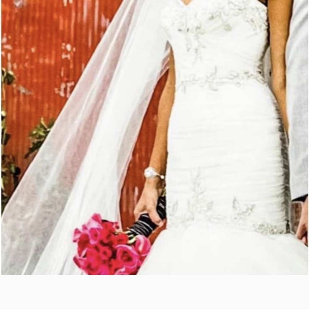 Enzoani Wedding Dress "the Gretchen" jewel embellishments - Picture 3 of 4